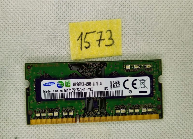 Samsung M471B5173QH0-YK0 (4GB 1X4GB, DDR3, PC3L-12800S SODIMM 204 Pin) Memory