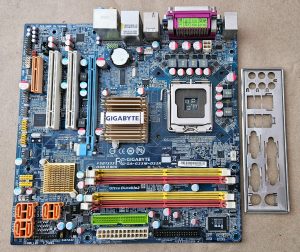 gigabyte GA-G33M-DS2R motherboard