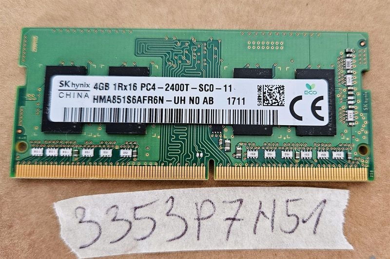 HMA851S6AFR6N-UH Genuine Hynix Laptop Memory 4GB PC4-2400T-SC0-11 RAM Module